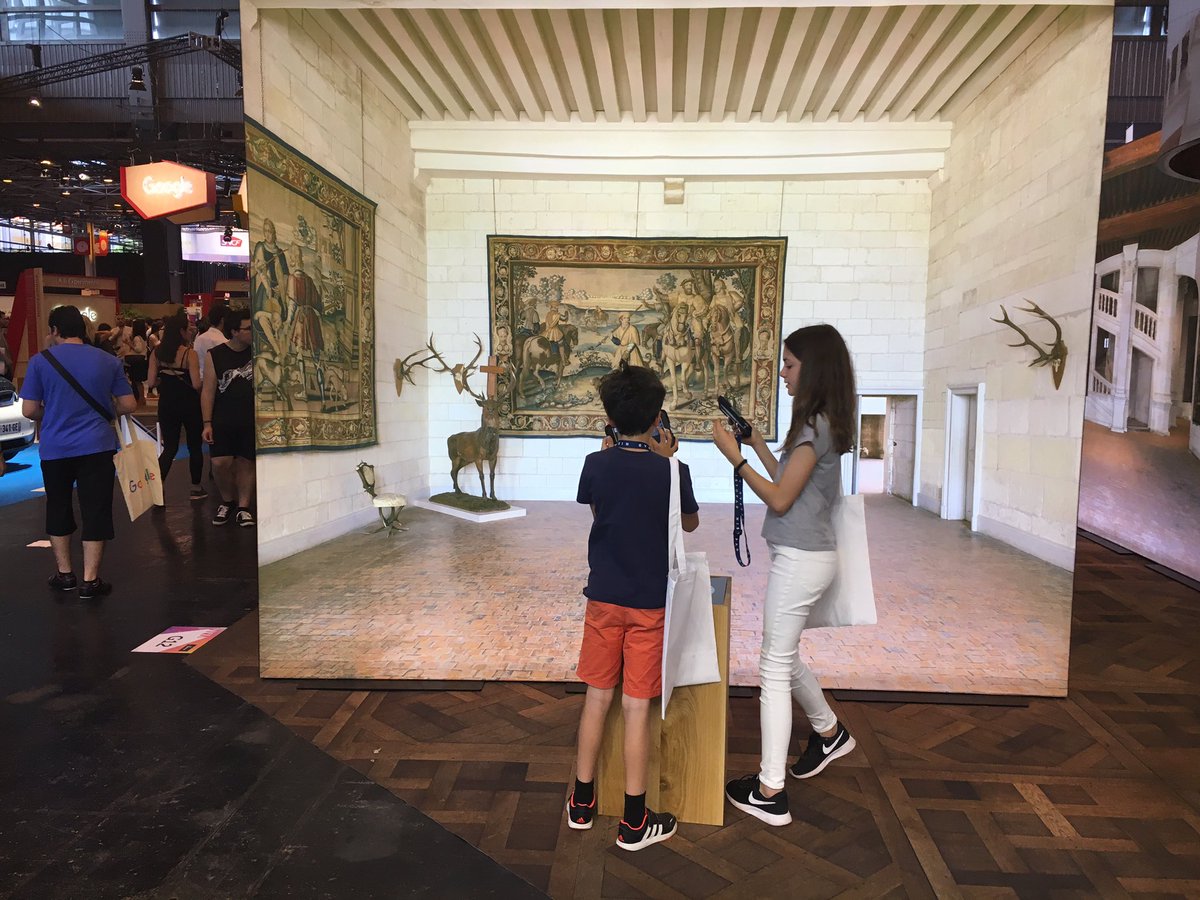 andre_histovery's tweet photo. #VivaTechnology2017 #VivaTech2017 #histovery #VivaTech VENEZ DECOUVRIR CHAMBORD A LA RENAISSANCE ! https://t.co/UTVklwhj7N