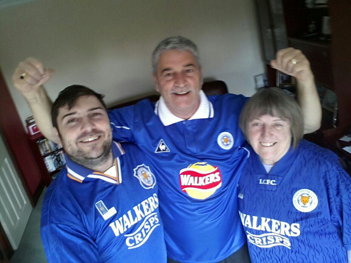 Jamesbready's tweet photo. @LCFC me, ma n pa! #LCFCDad https://t.co/Y05bg0xjxJ