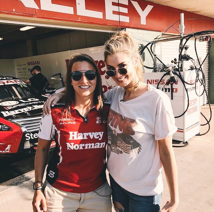 🏎🏁 Out on the track &amp; in the PIT with Team Supercars &amp; the incredible #DickJohnson 🏆#proud ambassador 🏆 🎉🔥#VASC xo