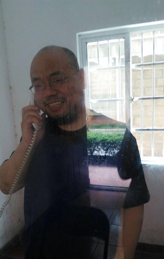 吴淦从三十而立到四十不惑从事维护人权工作。万万没想到维护方、与践踏方是水火不相容，践踏方视维护方为眼中钉、肉中刺进行残酷打压维护方。今日写诗一首：“维权路上多刺草，吴淦维权青至老。维护人权获酬劳，酬谢吴淦坐次牢。”我每至天黑倍思儿仔。释放吴淦！！！