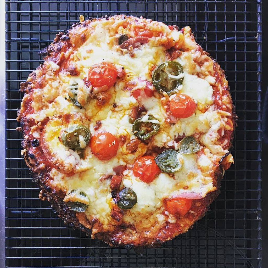 MrRoryReid's tweet photo. I just made a zero carb (near enough) #keto #pizza. Salami, diced chorizo, mushroom, jalapeño, tomato... all on a … https://t.co/2q9aoa8xlH https://t.co/XKZnRQweNV