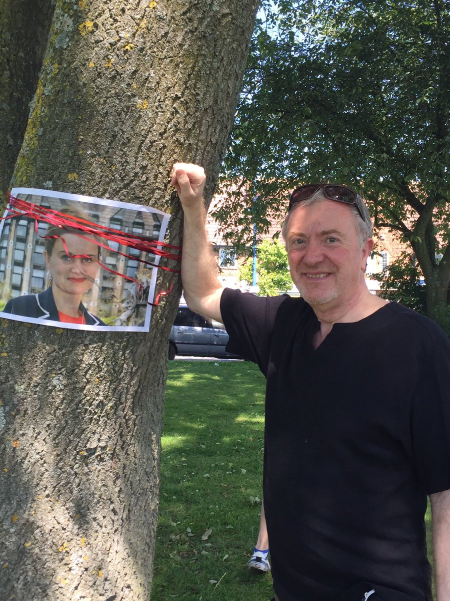 RichardBurden27's tweet image. Remembering Jo with friends &amp;amp; food at #GreatGetTogether in Weoley Castle Sq today. Thanks @NorthfieldArts1 for organising