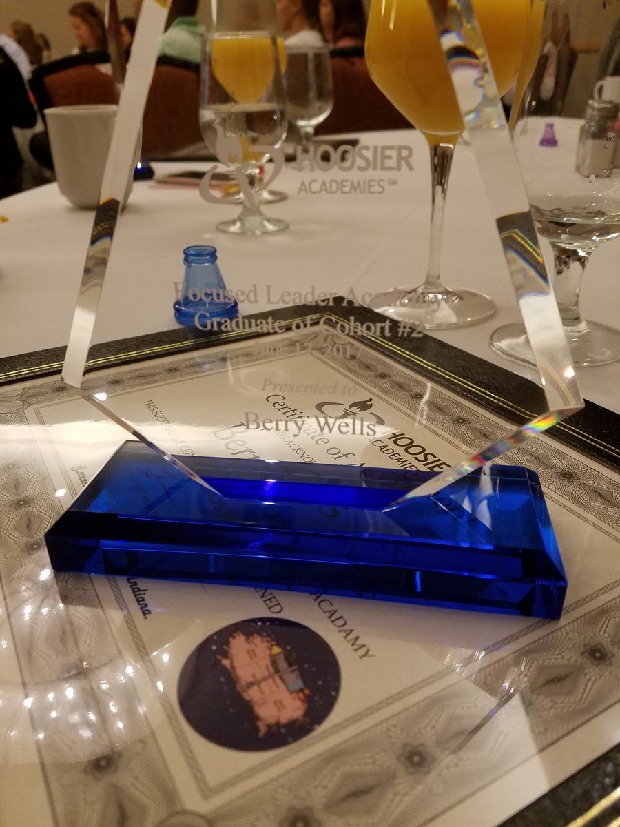 Graduation day! Sad that it's over, but so happy that it happened. #bestschoolyearyet #HoosierFLA #newbffs #cohort2 <a href="/ByronErnest/">Dr. Byron L. Ernest</a> <a href="/MrsKBauer/">Kristen Bauer</a>