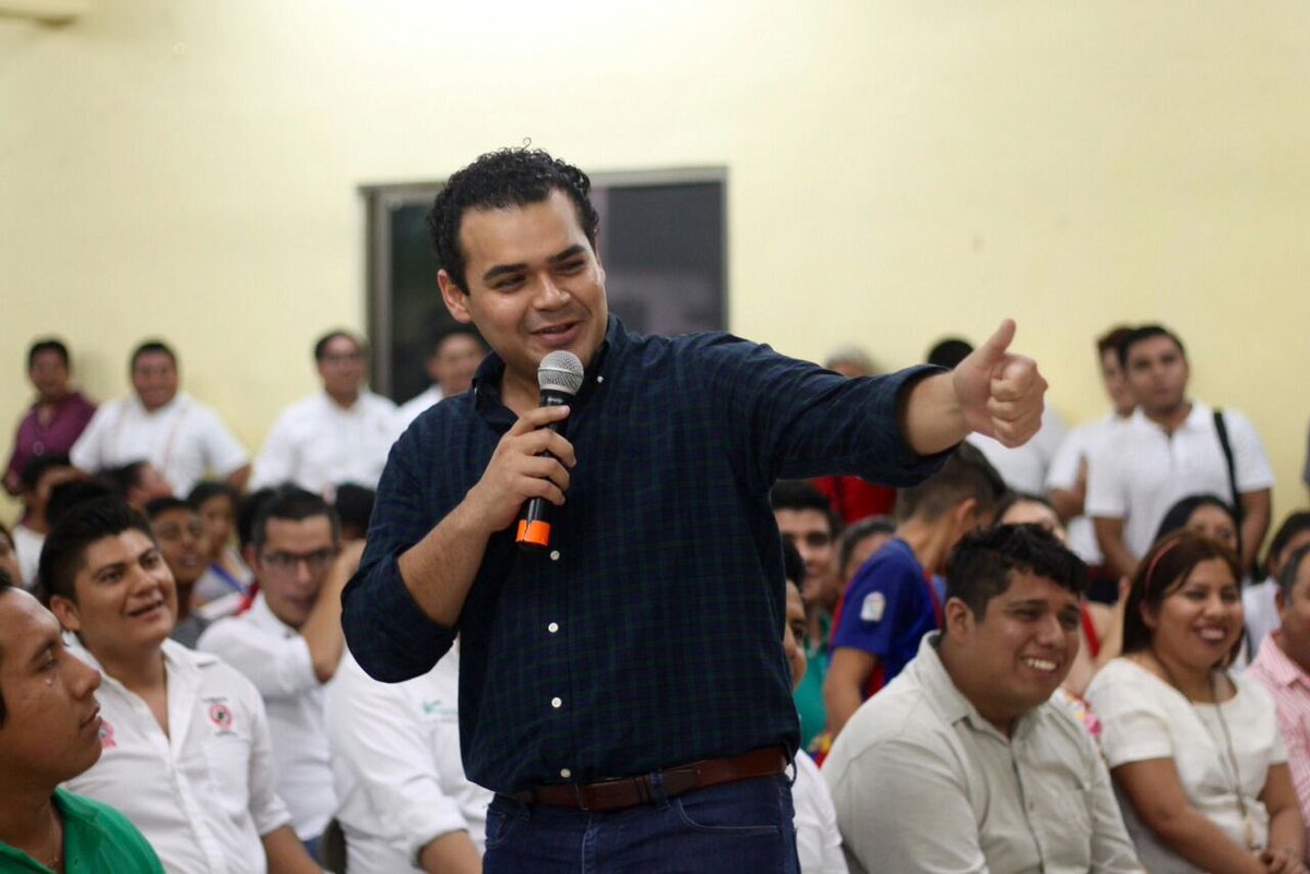 AlondraQRoo's tweet photo. Con el ímpetu de su juventud y su gran liderazgo, agradecemos al líder @RJXMex,al Diputado @PabloAnguloB su asistencia a la Asamblea Estatal https://t.co/S36qcMPxHq