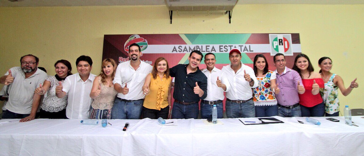 AlondraQRoo's tweet photo. Con el ímpetu de su juventud y su gran liderazgo, agradecemos al líder @RJXMex,al Diputado @PabloAnguloB su asistencia a la Asamblea Estatal https://t.co/S36qcMPxHq