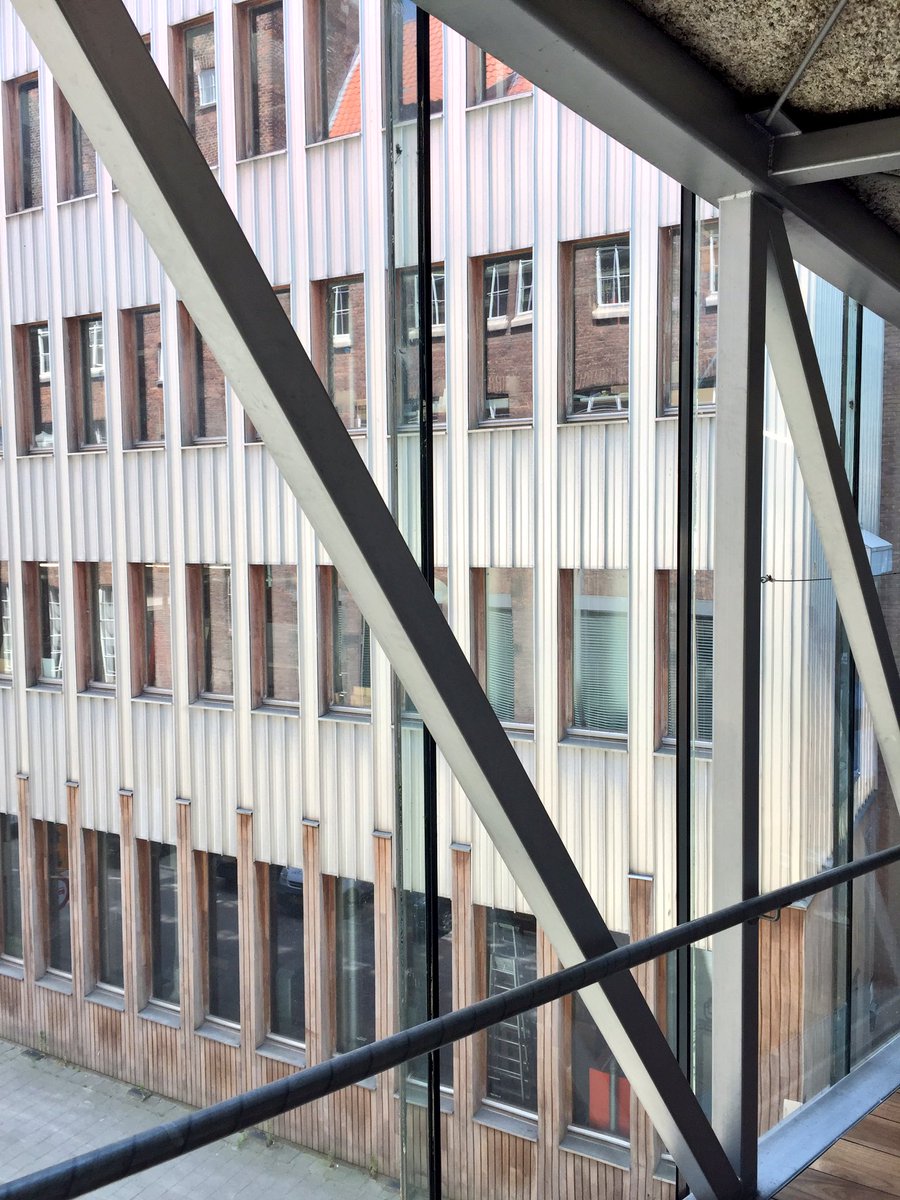 mfjverhagen's tweet photo. #dvda010 Rondleiding inbreiding/ uitbreiding voorm. bankgebouw, nu Willem de Kooning Academie "I have to change to stay the same" #architect https://t.co/JBnOcHNlMd