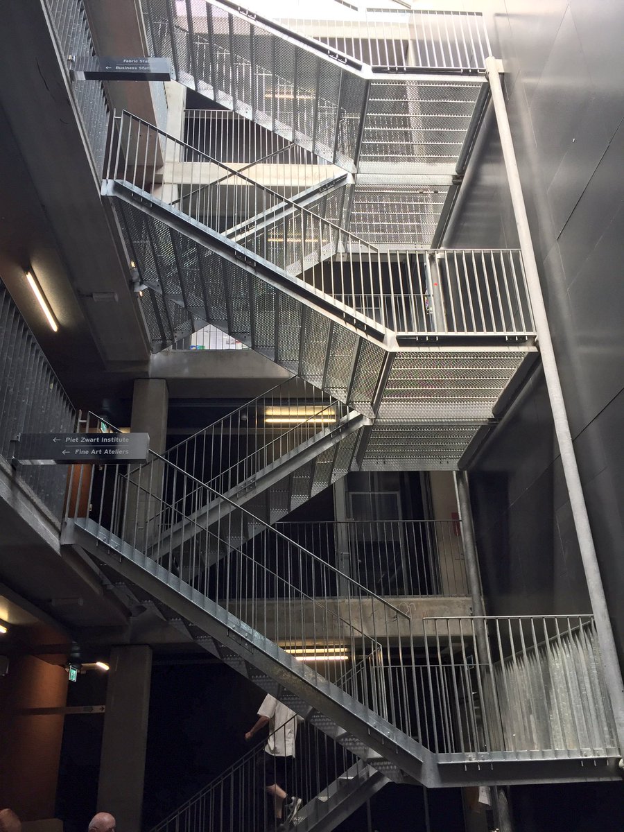 mfjverhagen's tweet photo. #dvda010 Rondleiding inbreiding/ uitbreiding voorm. bankgebouw, nu Willem de Kooning Academie "I have to change to stay the same" #architect https://t.co/JBnOcHNlMd