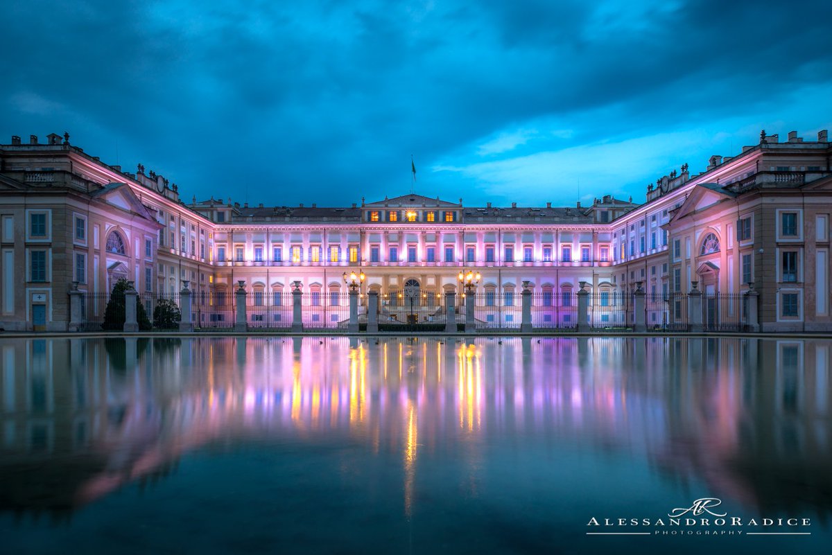 radicephotos's tweet photo. Villa reale, Monza, Italy #monza #idays2017 #festival #concert @ReggiadiMonza @ilcittadinomb @monzatoday @ProvinciaMB @ITnewsMB #live #light https://t.co/XD0t57FDlf