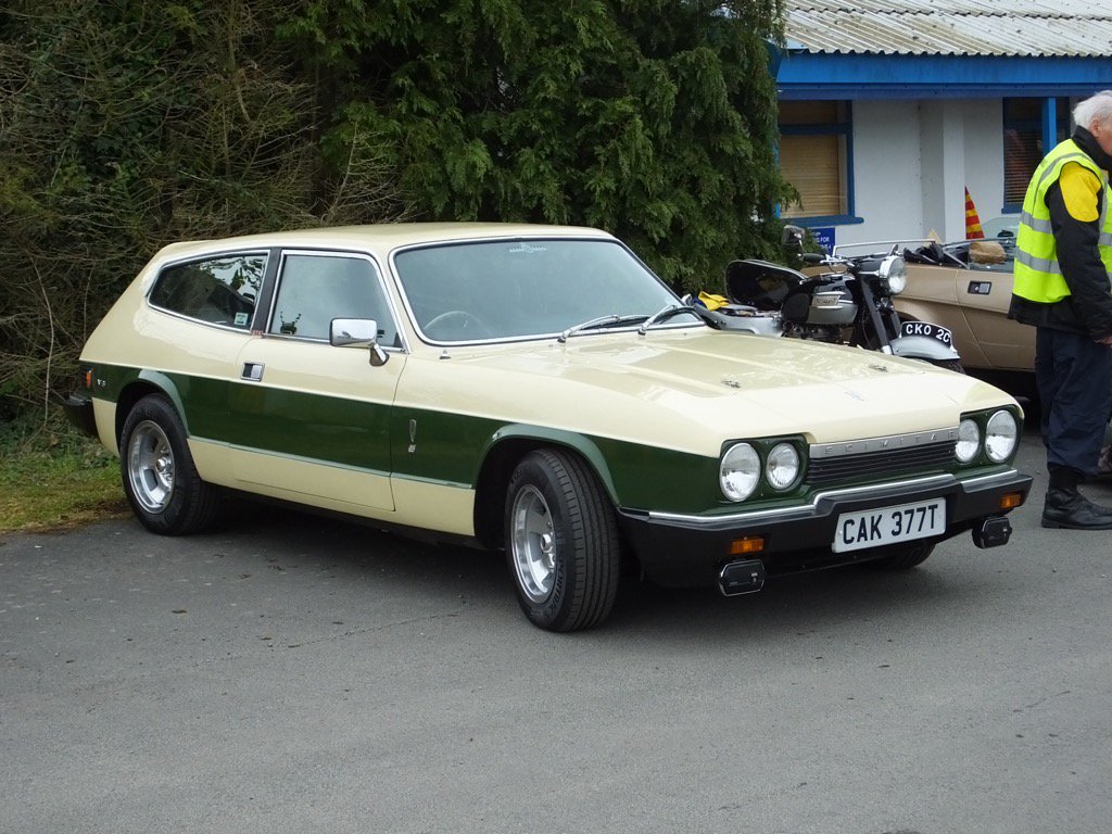 brgdbrs's tweet photo. Reliant Scimitar. #RTT2017 #classiccars @WHGAEVENT @CandSCmagazine https://t.co/jRXutzvhAK
