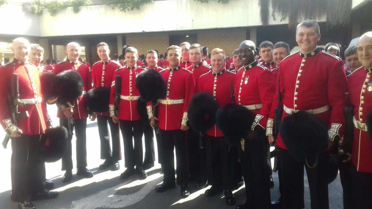 TROOPING THE COLOUR 2017
💂🔵🔴🔵💂
Providing No.6 Guard and all the street lining along the Mall. CG for QBP 2018. #ColdstreamGuards #QBP2017