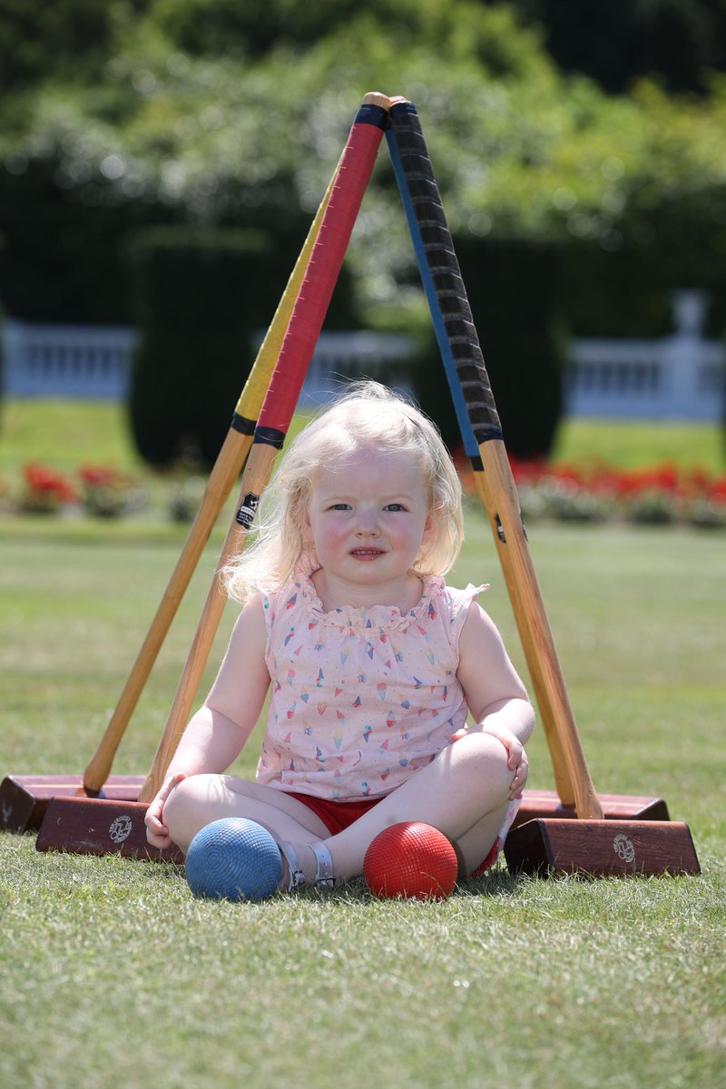 PresidentIRL's tweet image. Today, President and Sabina Higgins are hosting the first in the 2017 series of #ÁrasAnUachtaráin Garden Parties: 
president.ie/en/diary/detai…