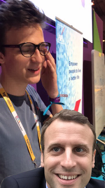 MacronSelfie's tweet photo. #MacronSelfie #Vivatech2017 #hackathon2017 https://t.co/6fpfV5Bozu