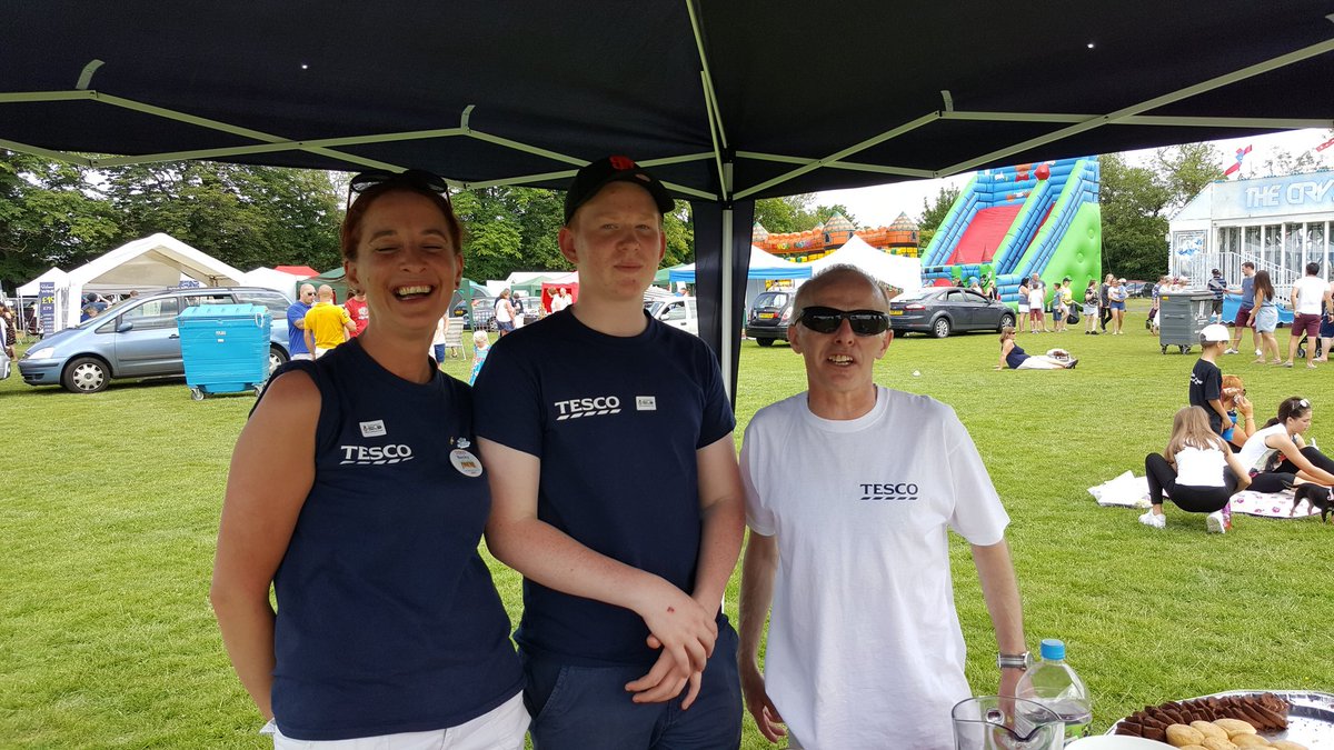 #GreatGetTogether <a href="/BurwellCarnival/">Burwell Carnival</a> Free Fruit for kids!