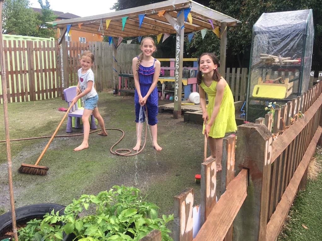 StPetersCroydon's tweet image. The girls having great fun allegedly cleaning up the mud kitchen!! #muddywork