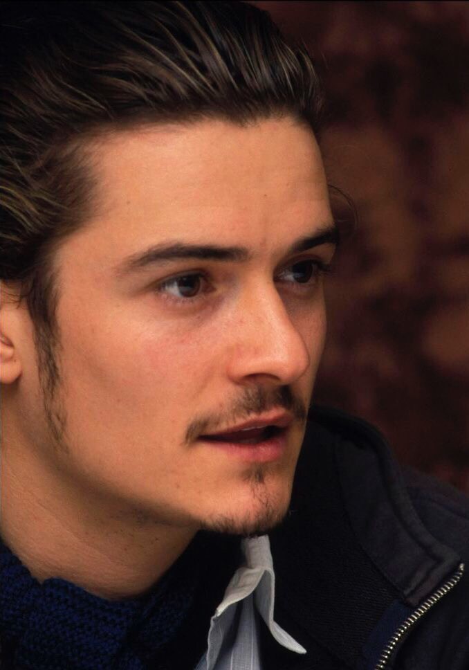 טוויטר けーと בטוויטר Lotrやパイレーツ頃の10年くらい前のオーリー ほんっとカッコよかったよなあ カッコいいというか綺麗というか 自分が海外俳優 に本格的に足突っ込んだ要因がオーリーのレゴラスだからほんとオーリーには感謝しかない