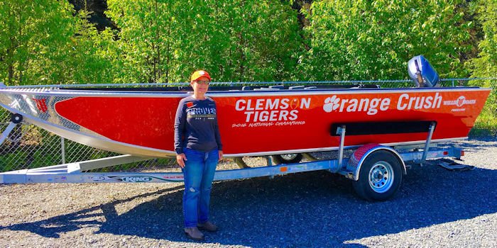 ClemsonTigerNet's tweet photo. National Championship boat "Orange Crush" on Alaskan Kenai River: https://t.co/vUg6vEZU0m https://t.co/clTgMv8iml