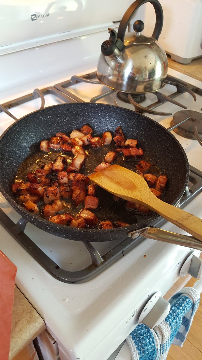 Jess_Van82's tweet photo. @townsendbutcher Your Bacon makes my slow cooker beans taste awesome! https://t.co/BIH4kyTsFB