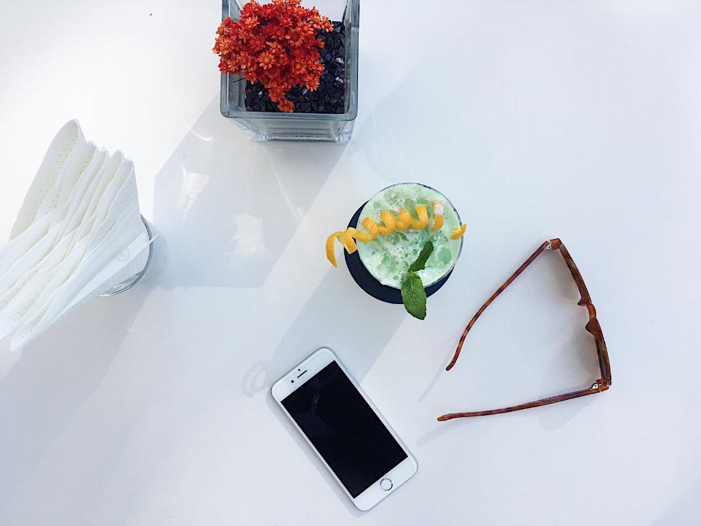 Warmup for the weekend. #summerlounge #newyorkerbar #sheratonporto