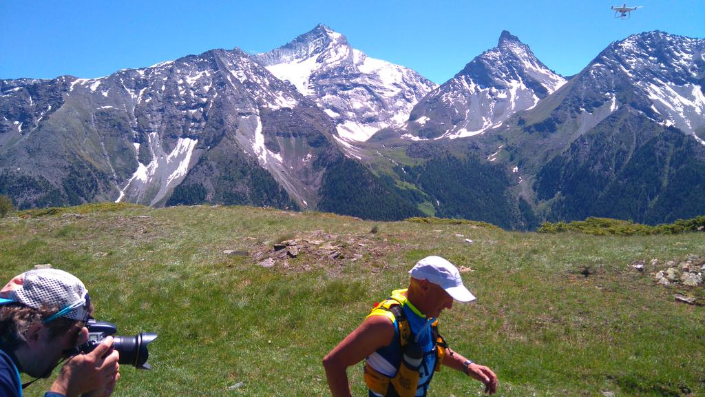 Passaggio di Abele Blanc presso alpeggio La Pierre. <a href="/GrivolaTrail/">Grivola Trail</a> edizione zero. #trail #vda #valledaosta