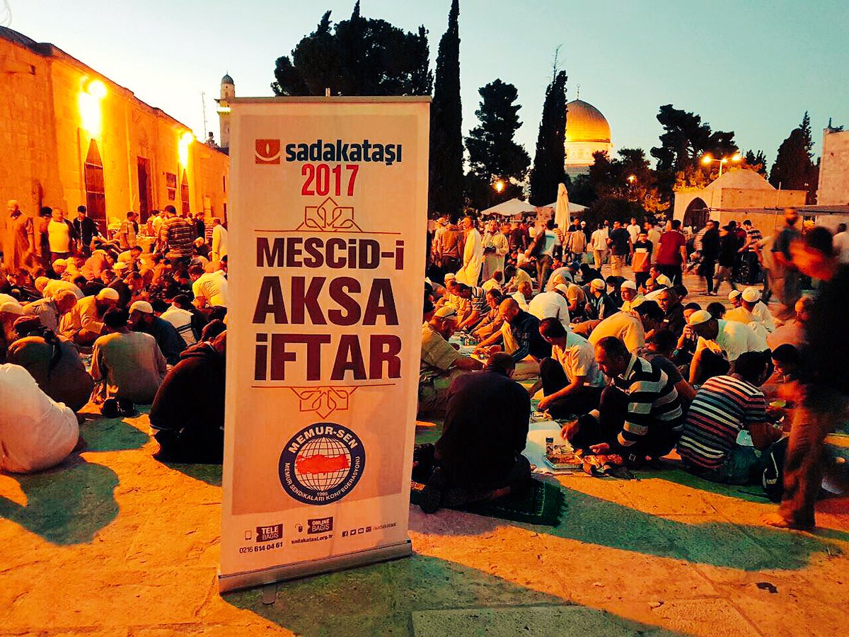 _aliyalcin_'s tweet photo. Mescid-i Aksa’yı gördüm düşümde 
Götür müslümana selam diyordu 
Dayanamıyorum bu ayrılığa 
Kucaklasın beni İslâm diyordu

M.Akif İNAN https://t.co/89JjBUDDkH