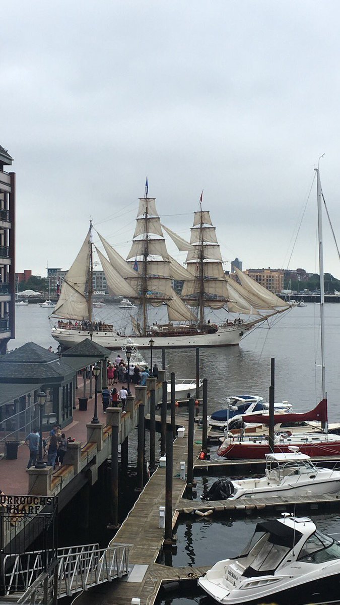 NorthEndONS's tweet image. #SailBoston2017 Parade of Sail was incredible! Kudos to all who organized and helped keep it safe, #Boston is a truly world class city!