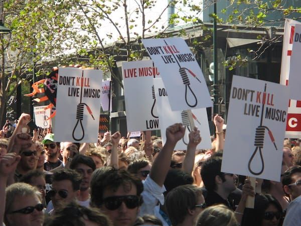 lmm_uk's tweet photo. Understanding music licensing in 2017 https://t.co/vpHRJI7k2w #licensing17 #musicbiz #musician #MusicBusiness https://t.co/VHBhe0s8IZ