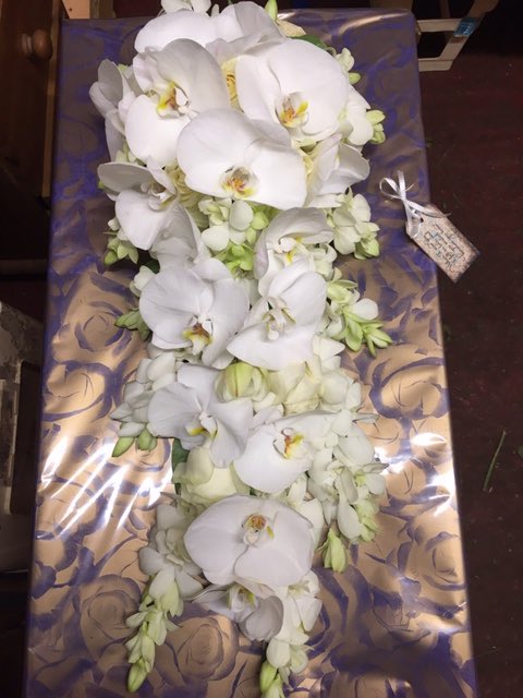 stable444's tweet image. Bespoke, fully wired shower bouquet of white orchids and roses#designer#bride