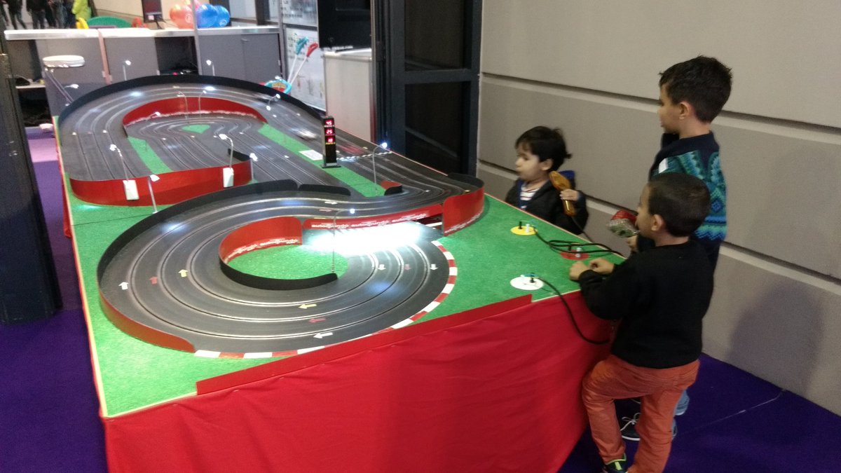 ajugaryjugar's tweet photo. Te esperamos #hoy #sabado en la #guarderia del @SalonAutoBA #sincargo #nenesdivertidos #papascontiempo https://t.co/sqgty3gVcl