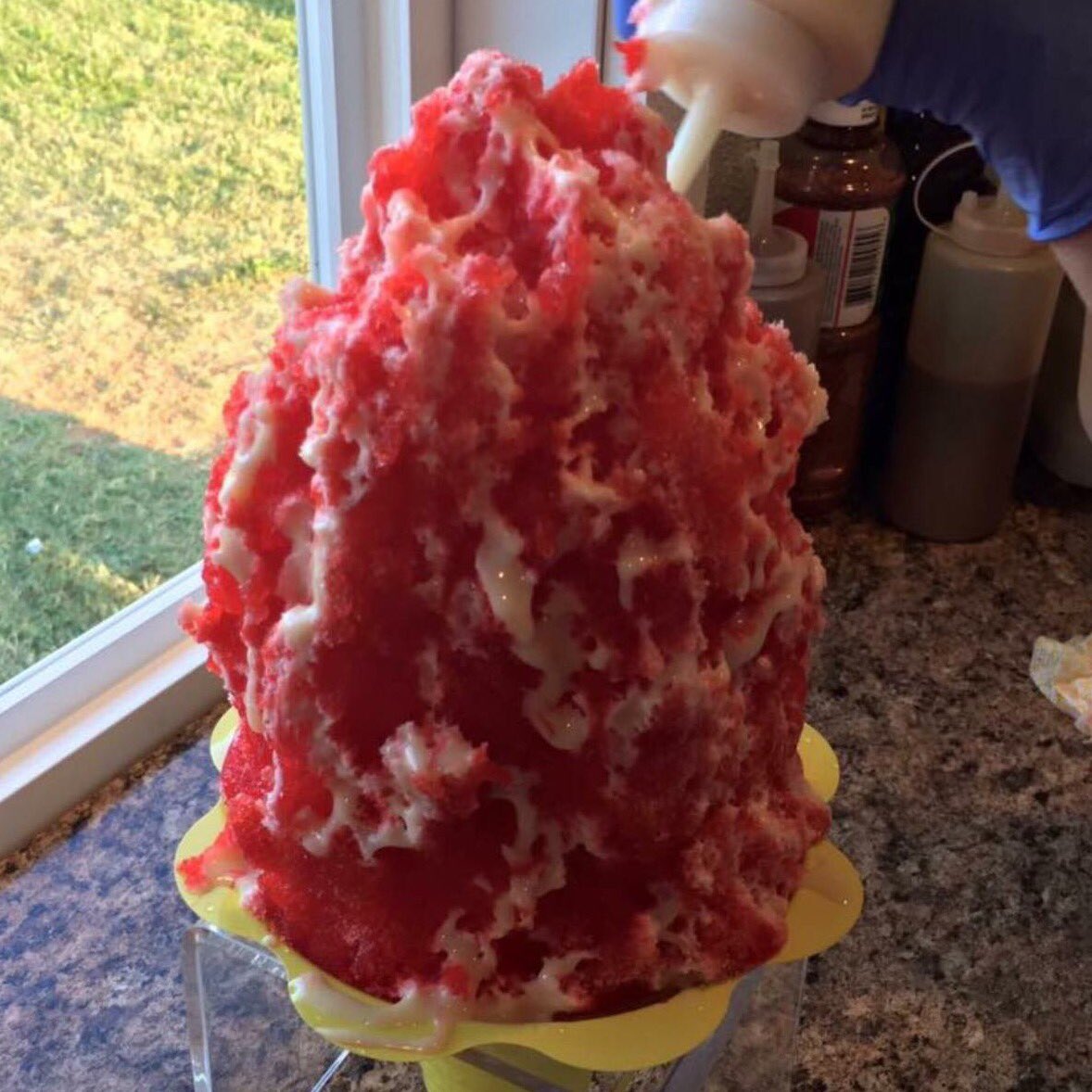 BrainFr95009295's tweet photo. Berries &amp; Cream! (Strawberry with our Creamy Sno Cap)

1pm until 8pm - Quiznos parking lot next to Walmart in Neosho!! https://t.co/KkgaqkNGSE