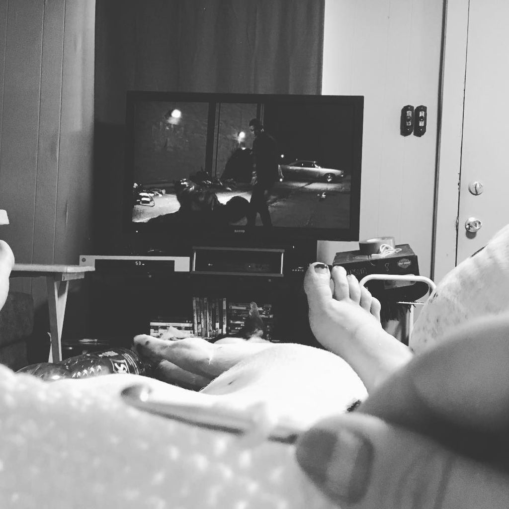BusyBeingJenn's tweet photo. #saturdayz and the living is totally chill! But not the temperature... it's HOT out there! So it's crochet, #thefl… https://t.co/K7PKNrl5rG https://t.co/WJkw9vhmeW
