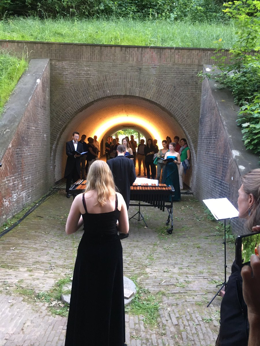 pvandeursen's tweet photo. Tussen de operazangers door in de catacomben van #rhijnauwe #echo #hollandopera https://t.co/ASthAMh4N8