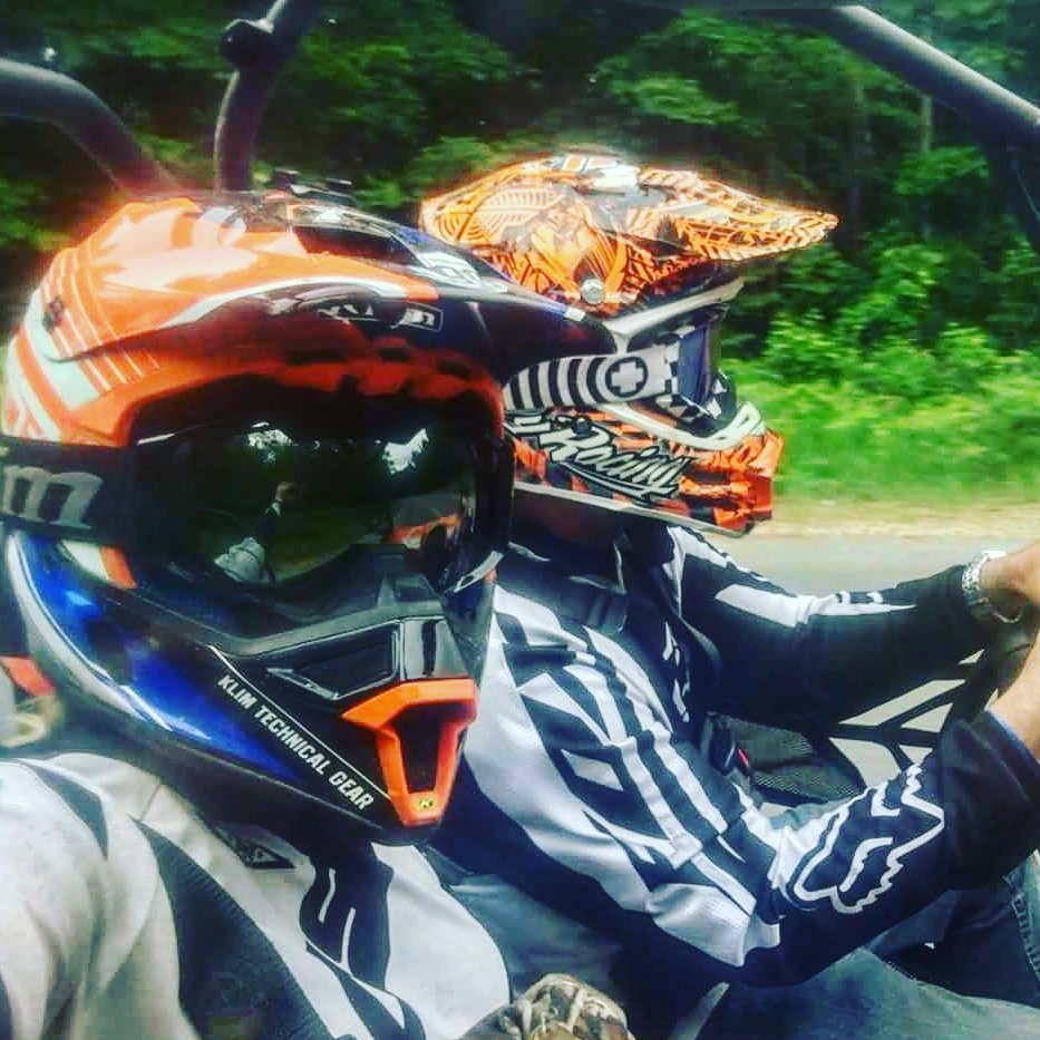 Cfmotowindzone's tweet photo. Do it for Dads 2017 

 #windzone #cfmotowindzone #livebeyond #canada #2017 #happy #family #fun #atv #atvriding #summer #sunny #trailriding https://t.co/mbOuzGTIRZ