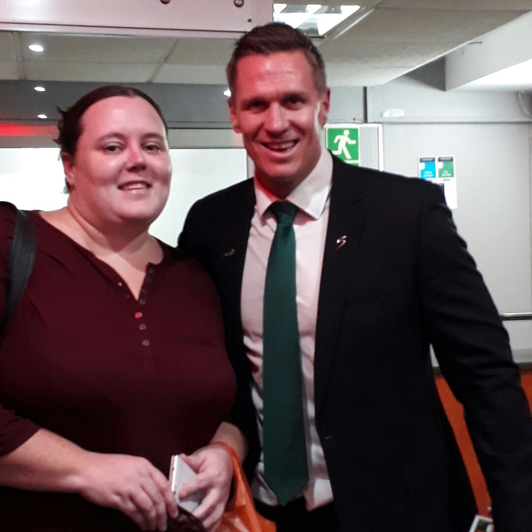 Shona_Williams's tweet photo. Glad I got a photo with @JeandeVilliers1  after the #BoksvsFrance game today. Thanks for stopping :-) https://t.co/8O1p7ZZPi3