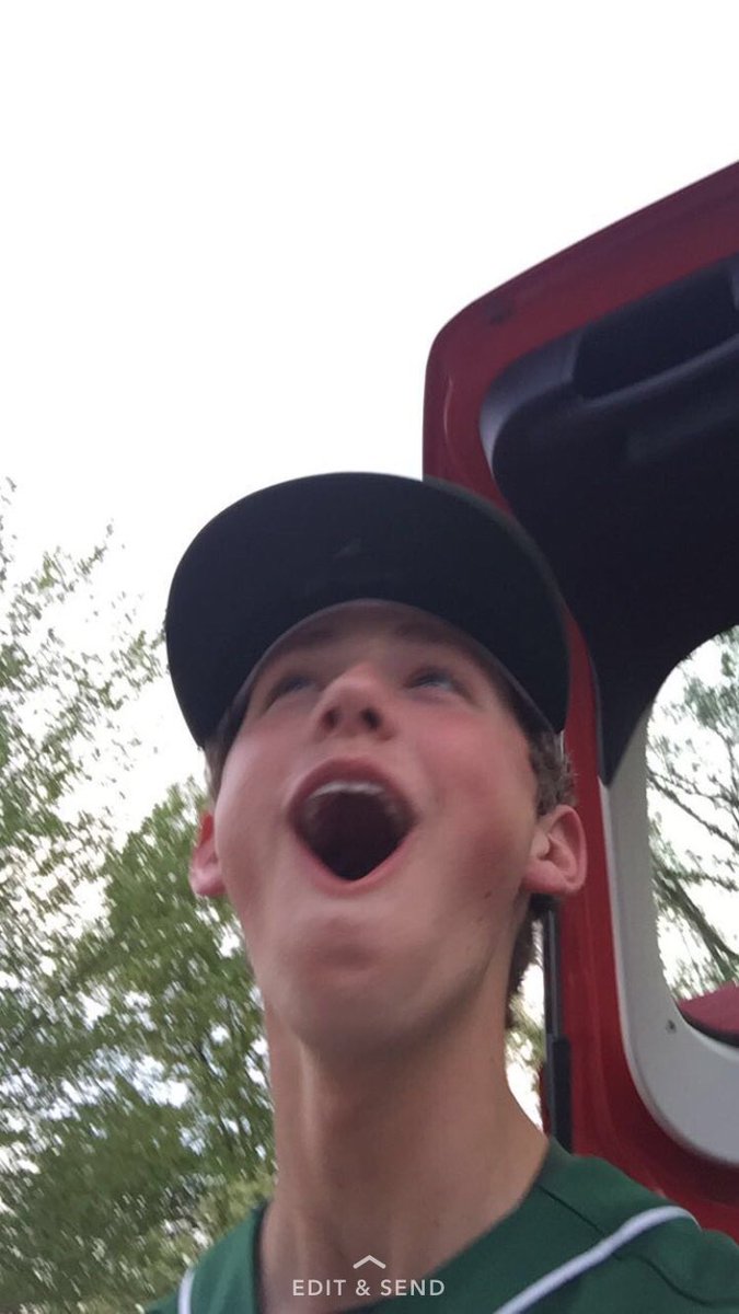 kelseycorso's tweet photo. happy #dirthday to an A1 prom date and a fellow shlooper, hope adulthood treats ya well๐๐@DouglasStough https://t.co/nXSaSsx9RY