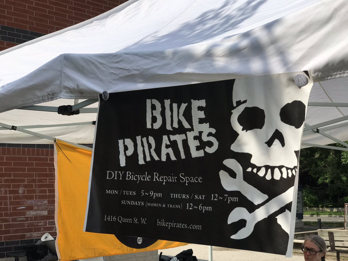 msaitua's tweet photo. Thanks @CycleToronto &amp; @bikepirates for coming out. Come get your bike checked. @ParkdalePs Go #Parkdale https://t.co/W1p3KioFDg