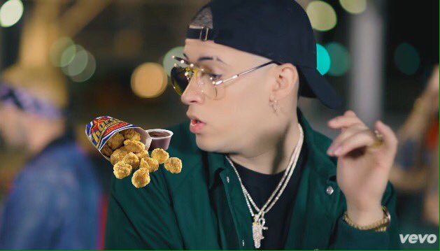 Juankilicious's tweet photo. "Antes que te vayas, baby, dame un Pechu Pop" https://t.co/4w7MCLPVXj