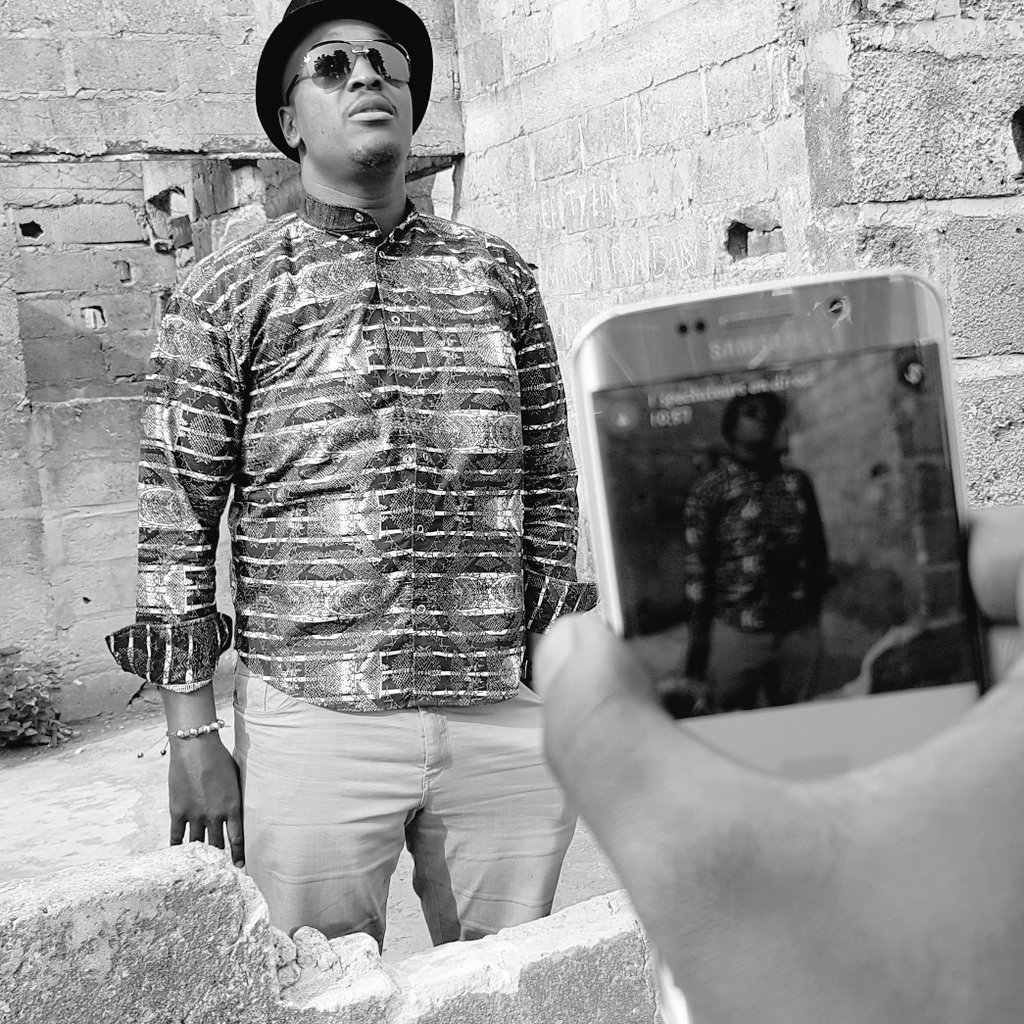242Urban's tweet photo. #NewClip : Ce 21/06 mise en ligne du titre #NOVLP de @DNonosite Feat les #EnfantsTerribles by #BatProd #AfroPop #8Zérotriple5Mhz #Urban242 https://t.co/3MlG5lIE9i