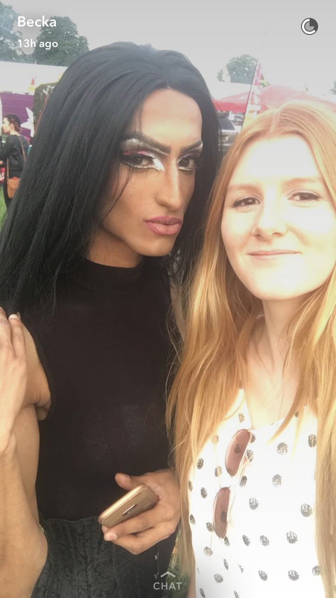 MinaraElWaters's tweet photo. Strawberry Fair shit ( i need to use twitter more gawdd my only non private social media #watchamacallit) #dragqueen #southasianqueen #yakki https://t.co/cUacvBu8QU