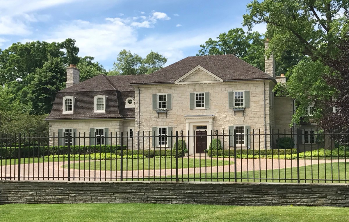 ErnstPainting's tweet photo. Please visit our new website. https://t.co/m3R4WnCP1t #Chicago #Luxuryhomes #CGChicago #CliveChristian https://t.co/kzZMzVegyS