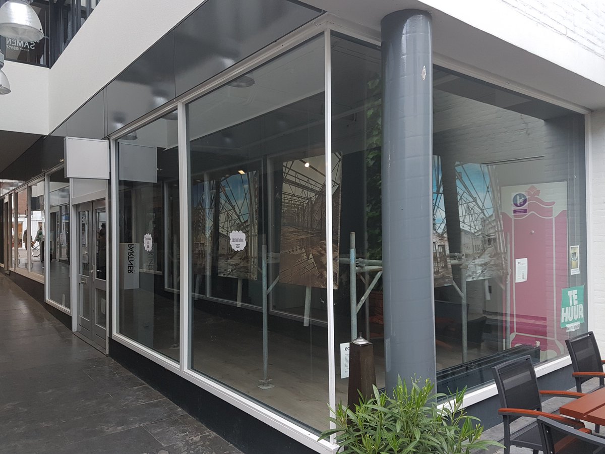 SamenloopHeesch's tweet photo. Het is over. Het is uit. Onze pop-up store is zojuist gesloten. Dank verhuurder. Dank #CentrummanagementOss. Dank vrijwilligers en klanten! https://t.co/Cse9SflVf8