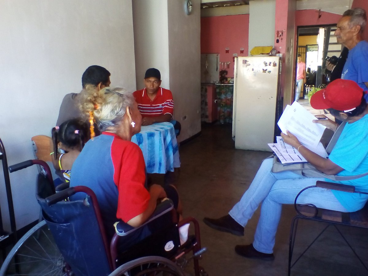 albertomorapsuv's tweet photo. Siguiendo lineamientos de nuestro Presidente @NicolasMaduro continuamos con el despliegue con el Movimiento #SomosVenezuela en la Parcela 57 https://t.co/VyCWZehk00