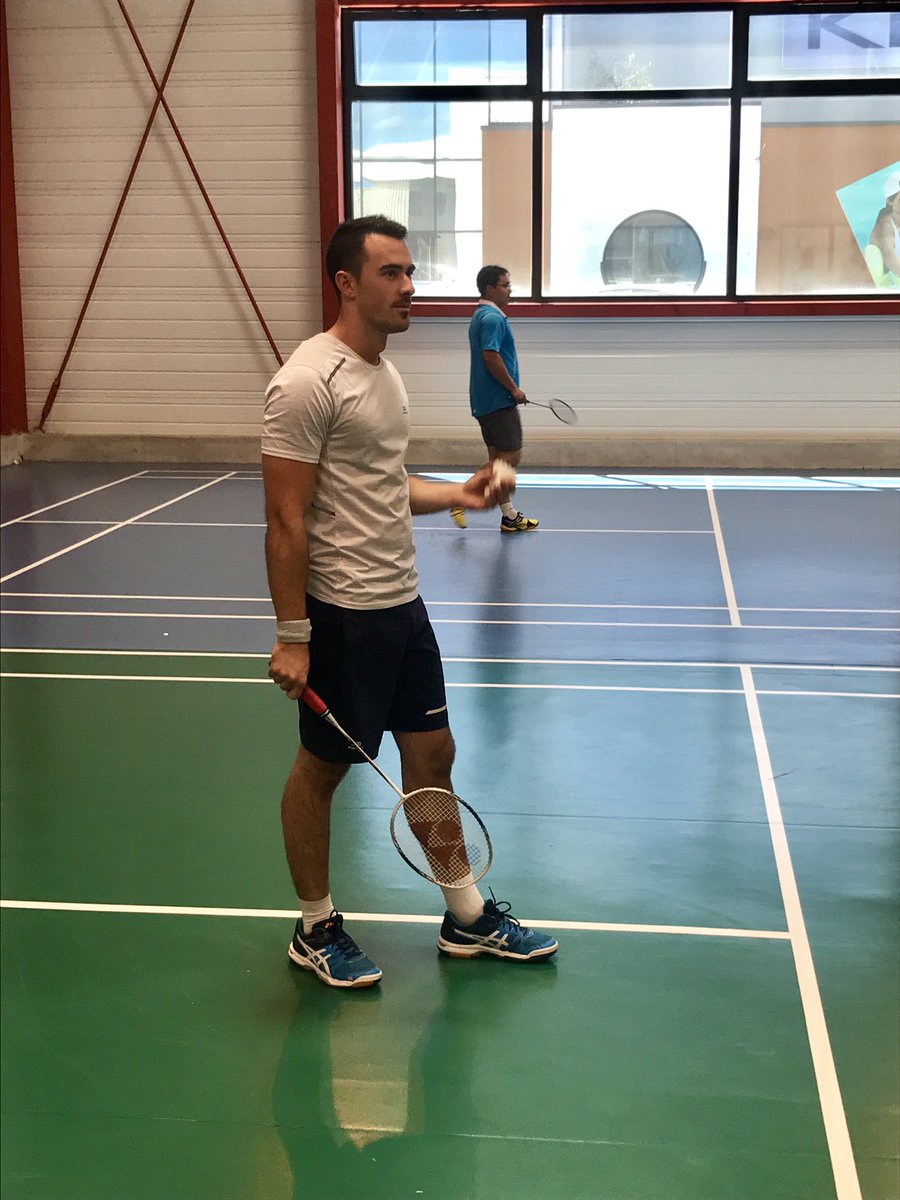 DonierP's tweet photo. Demi-finale perdue 🙄 Demain on va se battre pour la troisième place 💪🏻#badminton #asc #bnpparibas #drlyon #gpaclyon #goodplacetowork 🏸 https://t.co/SBRUJfRefv