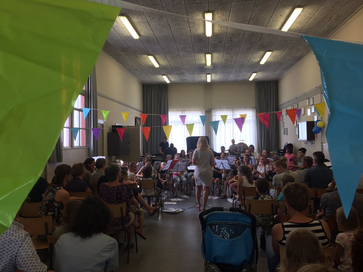 Grandioze afsluiting van Music4Kids bij <a href="/HarmonieNnspt/">Harmonie Nunspeet</a>. Na 8 keer oefenen, je eerste concert geven! Muziek leeft in <a href="/gem_nunspeet/">Gemeente Nunspeet</a> #toppers