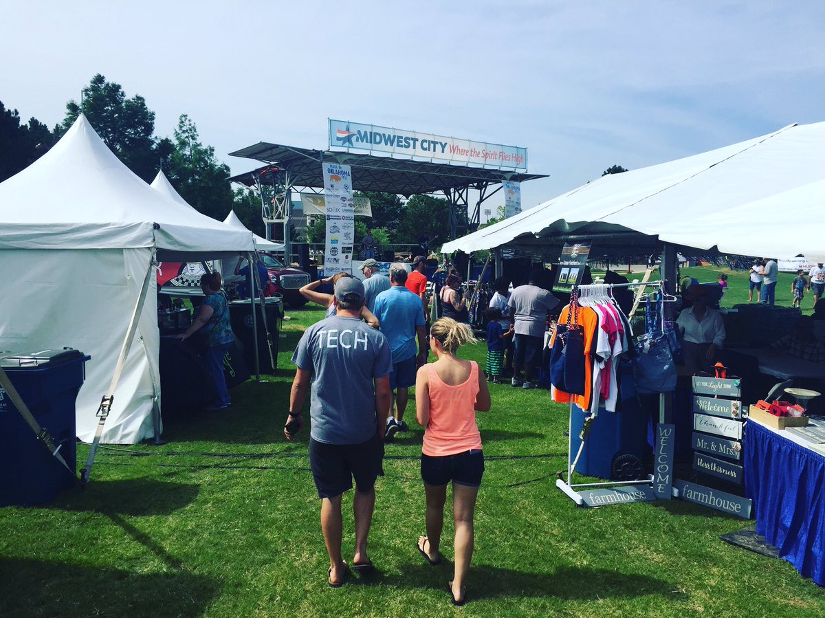fmpilots's tweet photo. About to hit the stage at @MadeInOKFest! Get here for OK food, beer, wine, and music.

#FMPilots2017 https://t.co/rHbdsADLtB