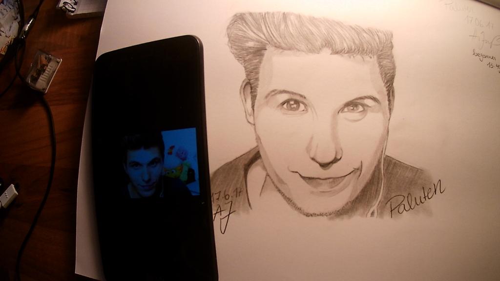 AuroraLiechen's tweet photo. Meine erste @Paluten Zeichnung die gelungen ist *~* für den besten Youtuber der Welt #paluten #pdizzle #palle https://t.co/2Tlc98kzUH