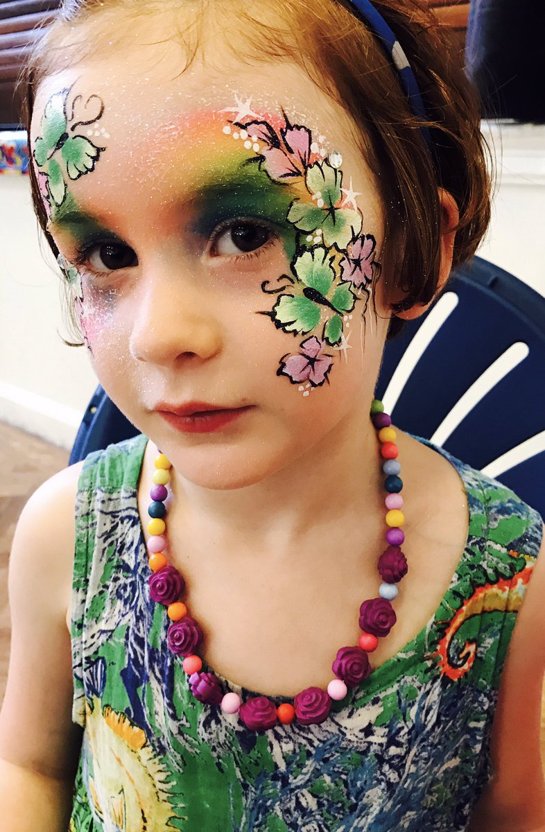 Glorious day in #London for a matching dress/face paint combo 🌈☀️ #facepainter #childrensentertainer #partyideas