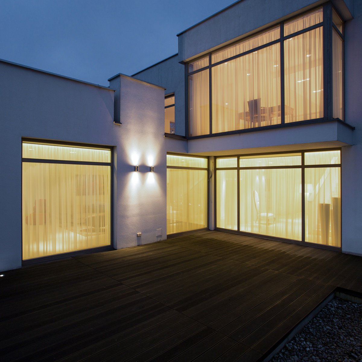 contrctrclicks's tweet photo. Floor to ceiling windows and doors and elegance both inside and out. 
https://t.co/8MUy95ss1v 
#windowjoe #windowwall #modernhome #windows https://t.co/u1Kq4pw1Hr