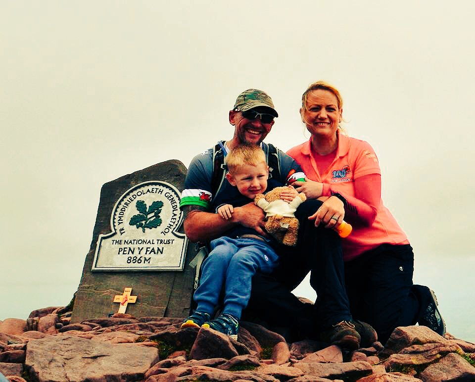 Day 25 & @The100Peaks DONE! #ForLloydy for @Soldierscharity & @supportourparas #FinalFan couldn't have done it without my gorgeous family 💗💙