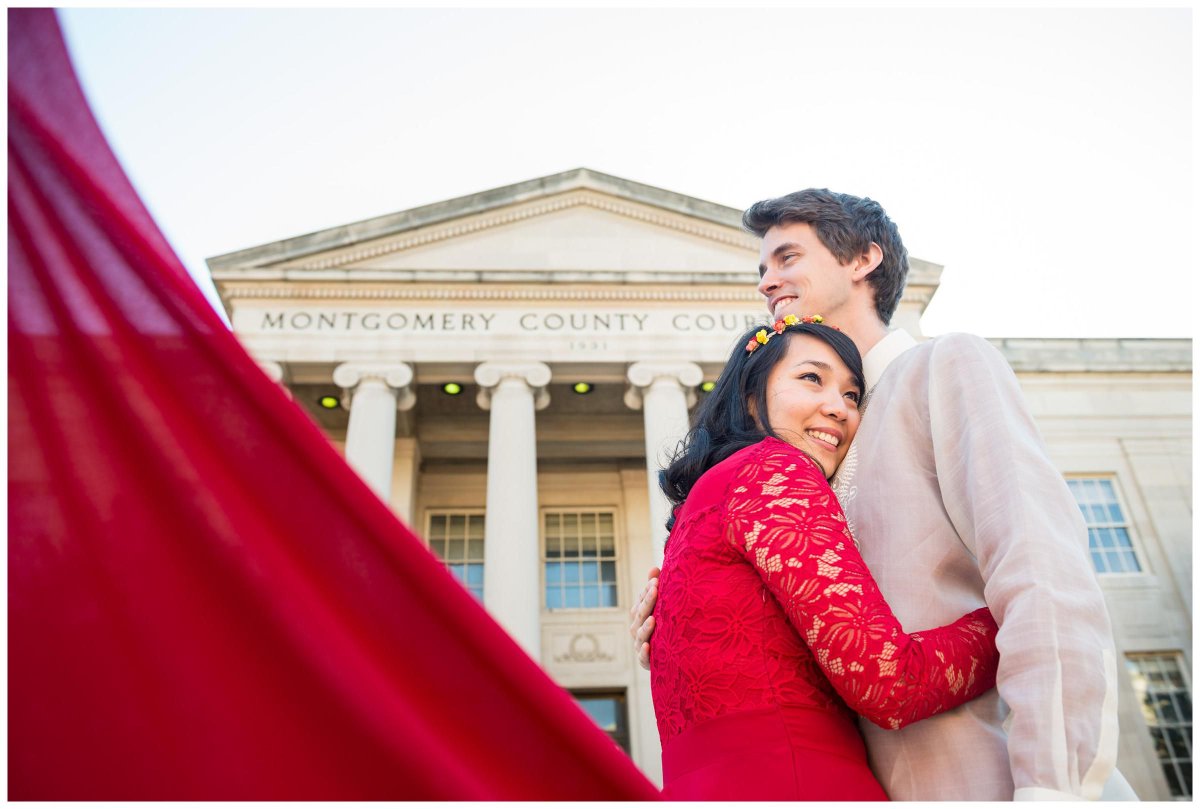 MacklerMedia's tweet photo. Chris and Kristine eloped! Their courthouse wedding is on the blog today. How gorgeous is that dress?! https://t.co/NLvWSuI47X https://t.co/hZy2dxQaR7