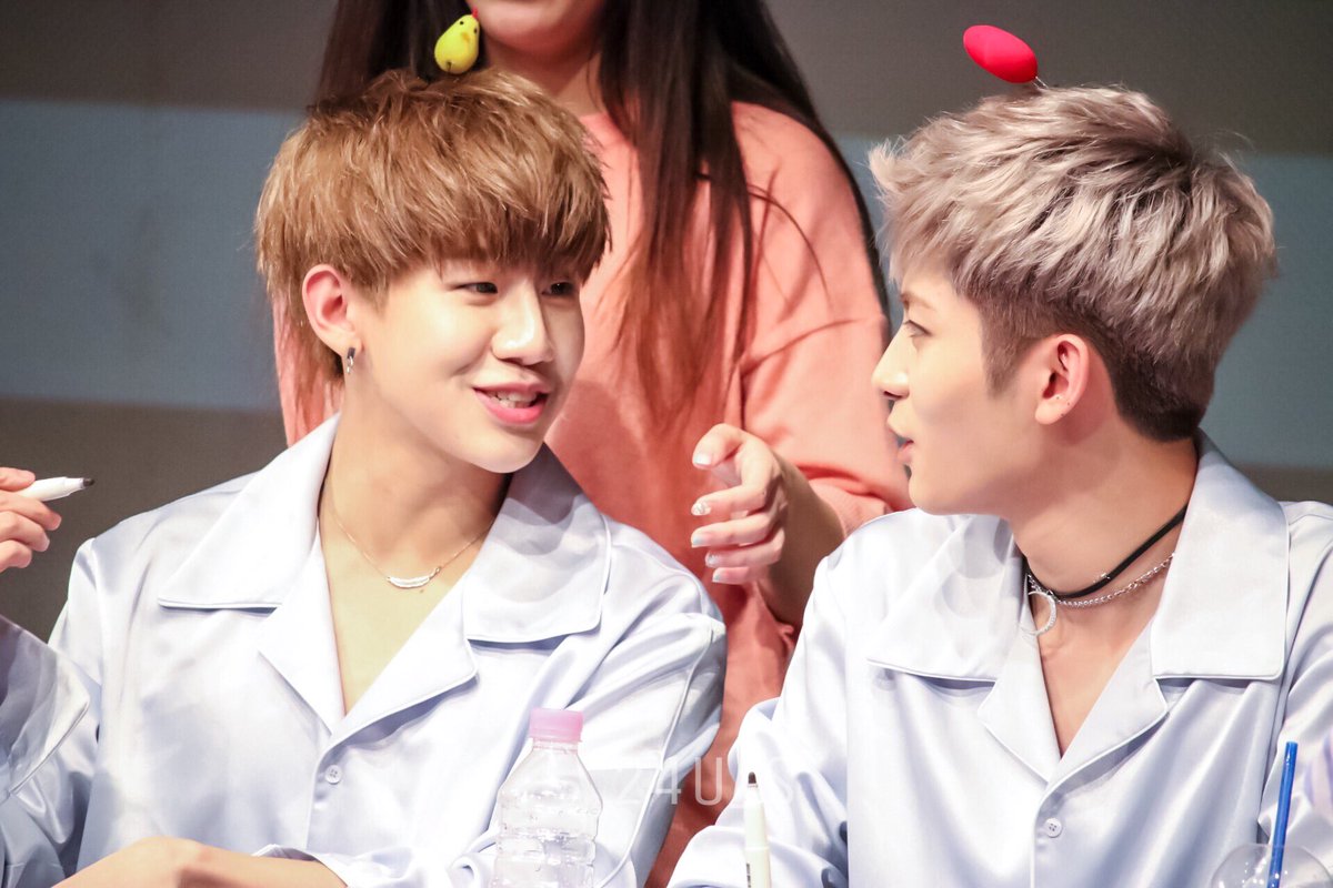 24U_S's tweet photo. 170617 신촌팬싸 #24K #투포케이
#JinHong #Changsunny #진홍 #창선 https://t.co/Ax8TRAQiyu